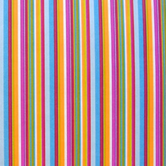 Toonbankrol cadeaupapier met multi gekleurde lijnen neon op sterk wit gestreept papier.
 